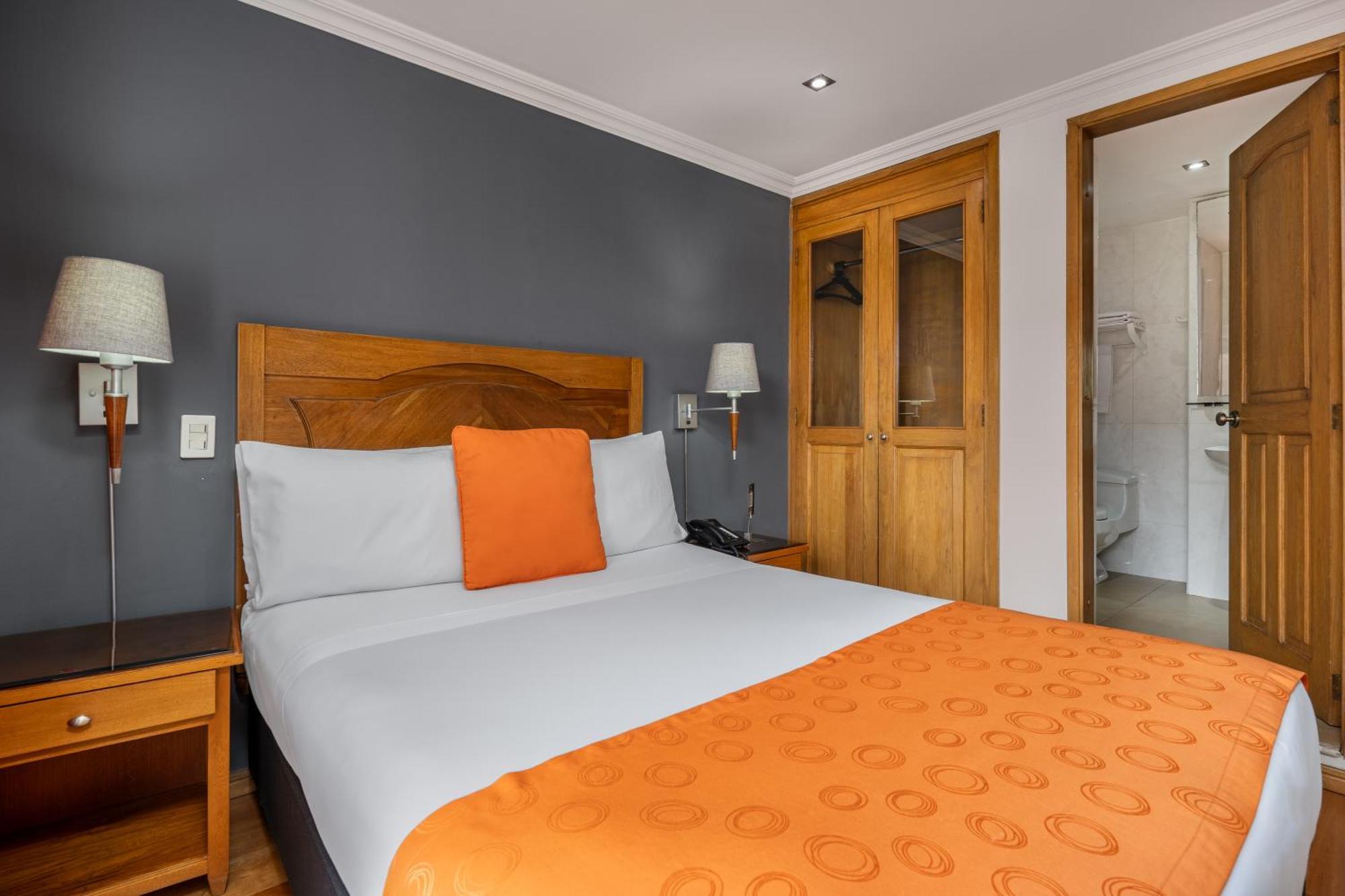 Hotel Egina Bogotá Zewnętrze zdjęcie