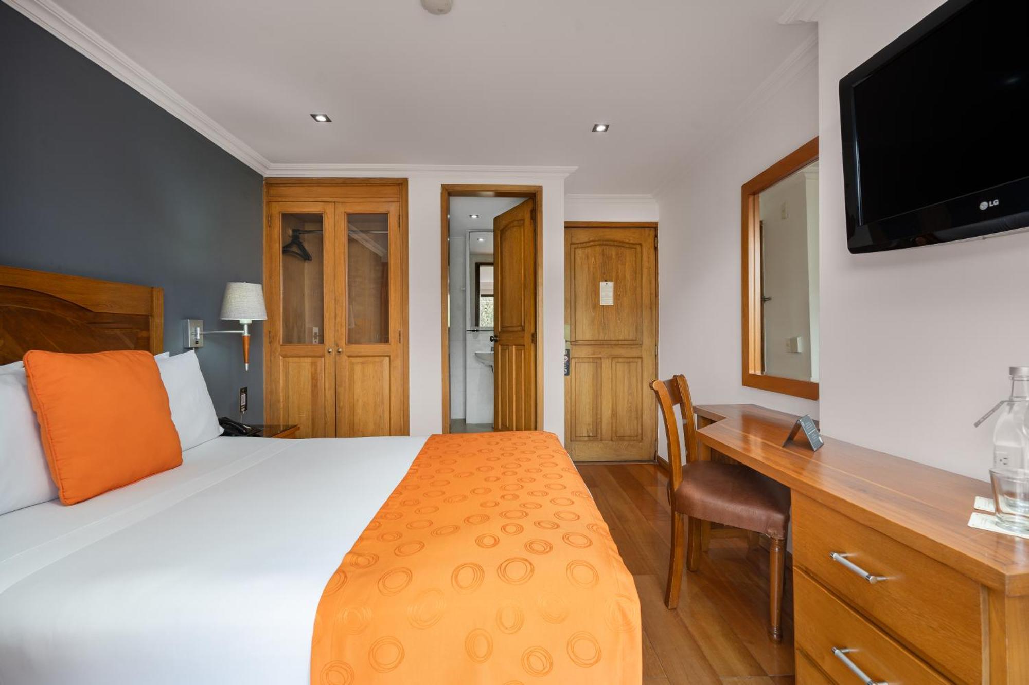 Hotel Egina Bogotá Zewnętrze zdjęcie